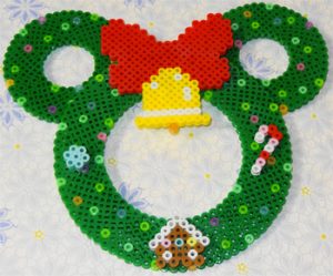 Couronne de noel mickey mouse en perles hama
