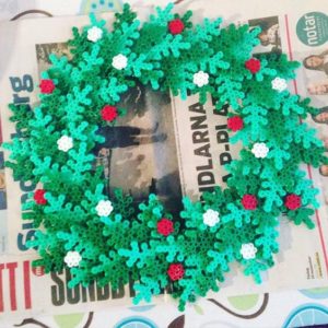 Couronne noel perles a repasser hama houx