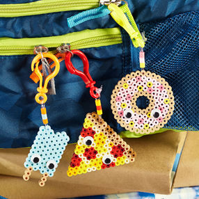 breloques pour cartables rentrée scolaire diy perles hama
