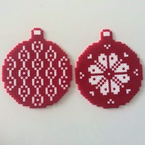 Boules de noel suedoise perles a repasser hama