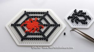 Araignee et toile perles hama halloween