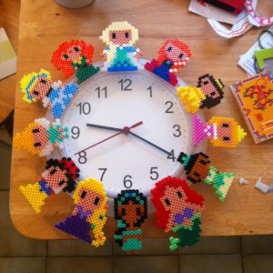 Princesses disney hama perles repasser horloge diy