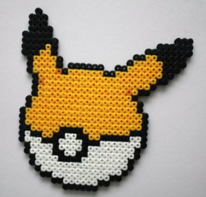 Pokeball pikachu hama perles repasser modeles