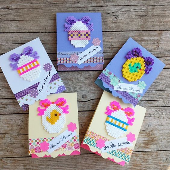 Carte paques poussin oeufs perles hama repasser