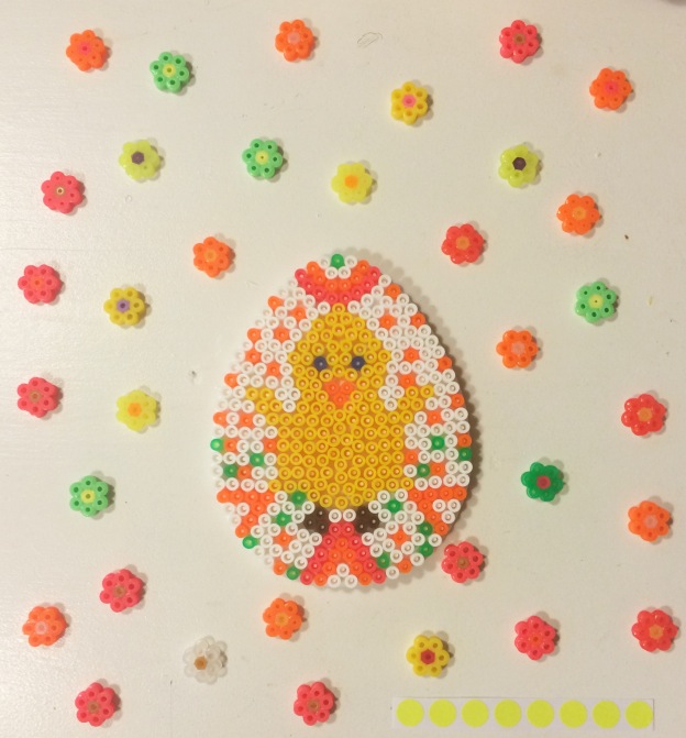 Oeufs paques poussin perles hama repasser