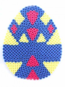 Oeufs perles hama repasser paques