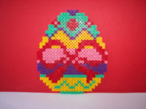 Paques oeufs perles hama repasser