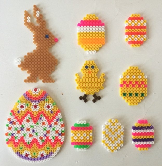 Paques oeufs perles hama repasser lapin