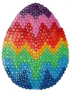 Perles hama repasser modeles arc ciel paques oeufs