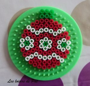 Boules noel christmas suspension perler beads perles hama a repasser