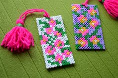 Fleurs perles hama a repasser marque page