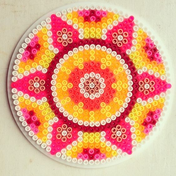 Mandalas perles a repasser hama sous verre