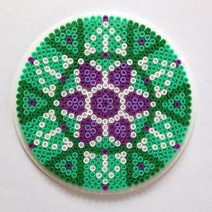 Mandalas sous verre perles a repasser hama