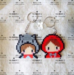 Porte clefs chaperon rouge perles a repasser hama