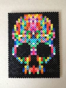 Tete de mort skull perles a repasser hama arc en ciel 2