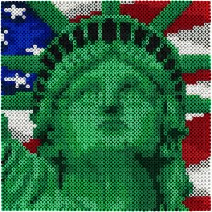 Une statue de la liberté en perles Hama