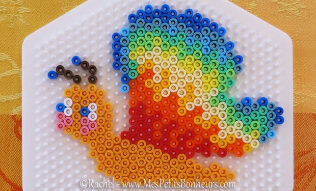 Papillon arc-en-ciel en perles Hama