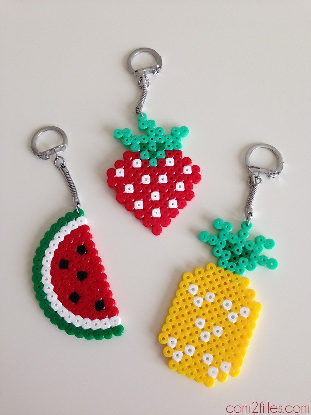 Porte-cles fruits en perles a repasser Hama : pasteque, fraise, ananas