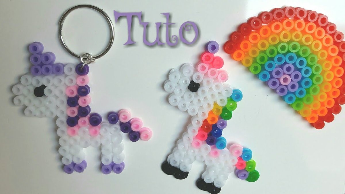 Deux porte-clés licorne et un arc-en-ciel en perles à repasser