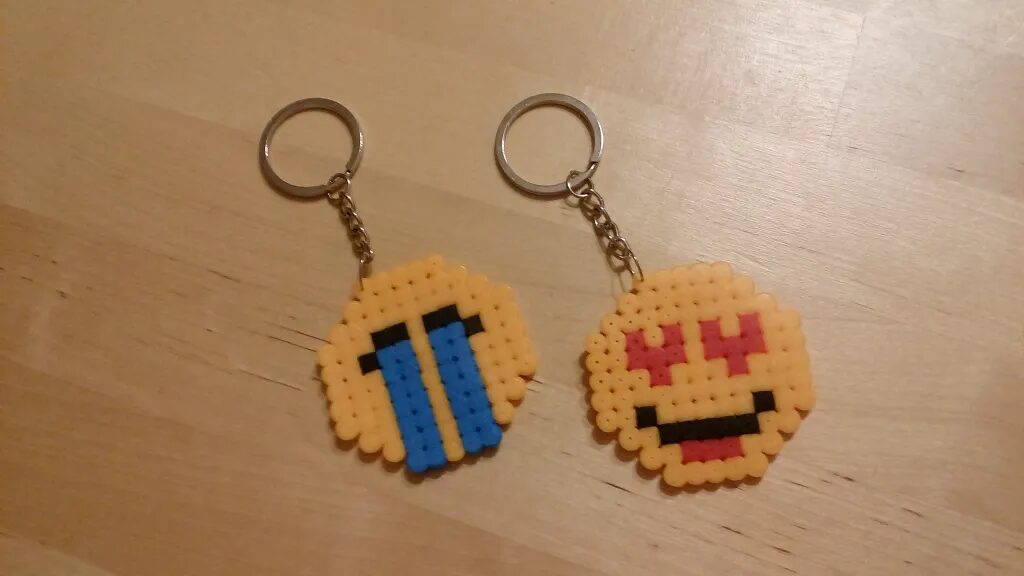 Porte-cles emoticones en perles a repasser