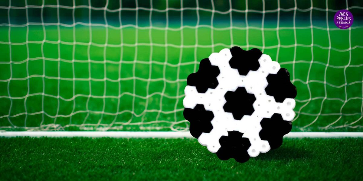Petit ballon de football en perles à repasser