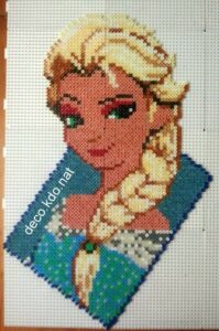 La Reine des Neiges en perles à repasser : plus de 12 modèles givrés pour perler Elsa, Anna et Olaf avec les enfants