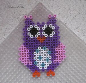 Chouette violette perles a repasser