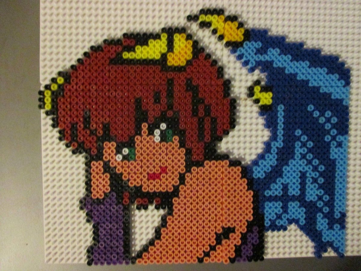 Couple de chibis manga en perles a repasser