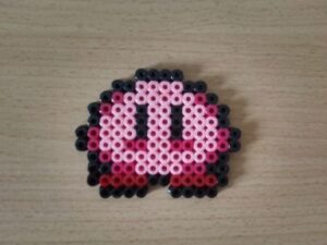 Kirby en perles à repasser : plus de 12 modèles tout ronds pour perler la petite boule rose