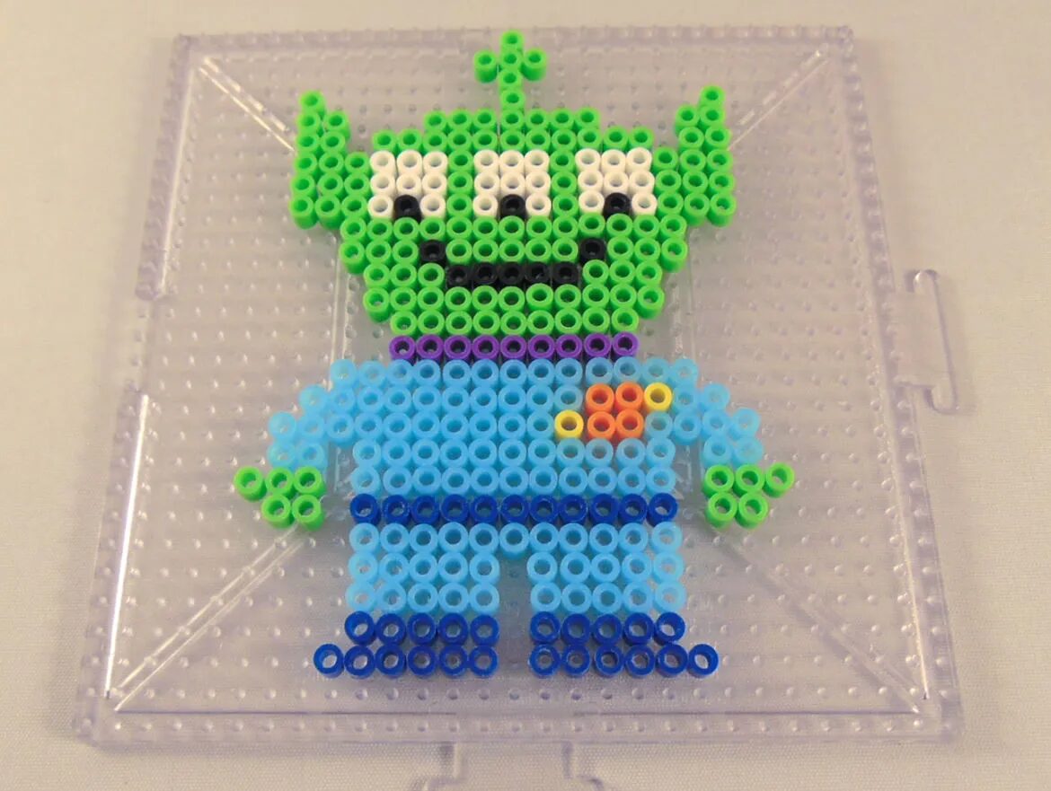 Alien Toy Story en perles a repasser encadre